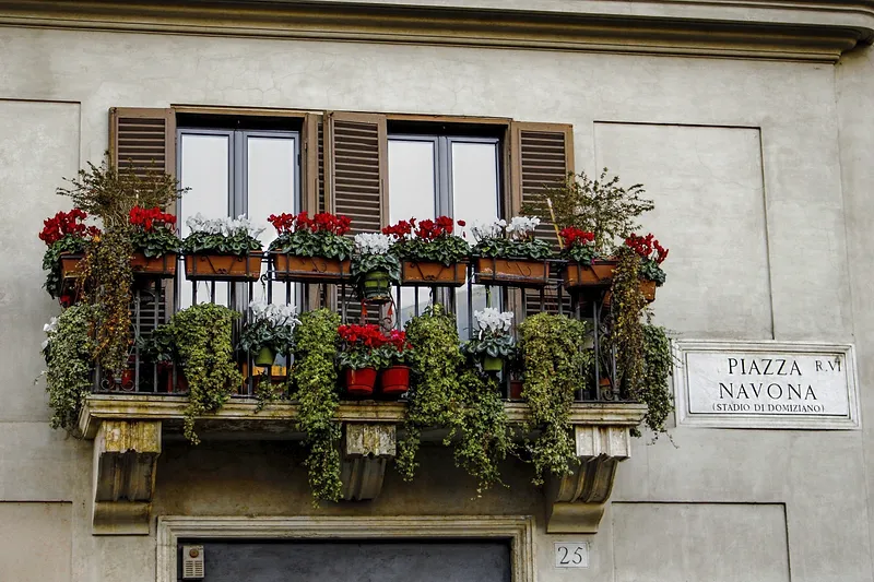 Balcony planters